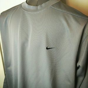 Pullover NIKE shirt