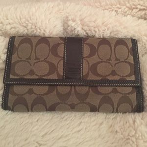 Coach wallet.   PRESIDENTS sale
