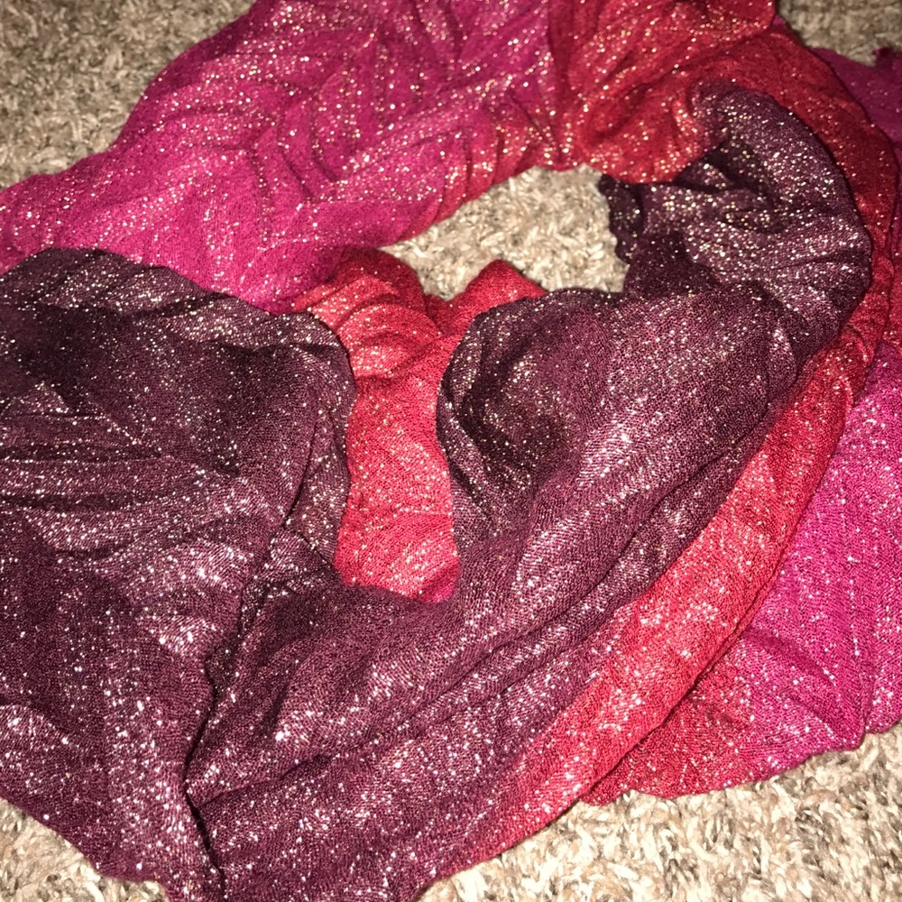 Scarf - Picture 2 of 4