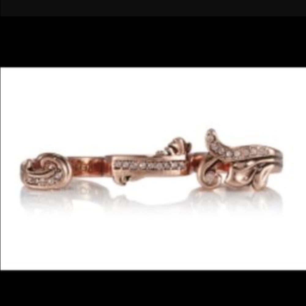 Wildfox 3 finger ring
