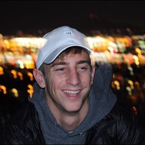 Meet your Posher, Ryan