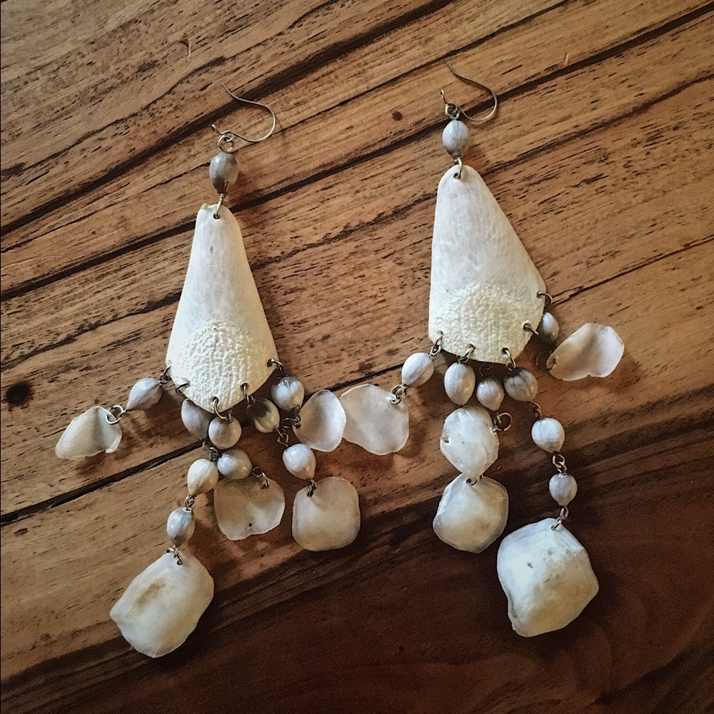 Beachy lightweight earrings