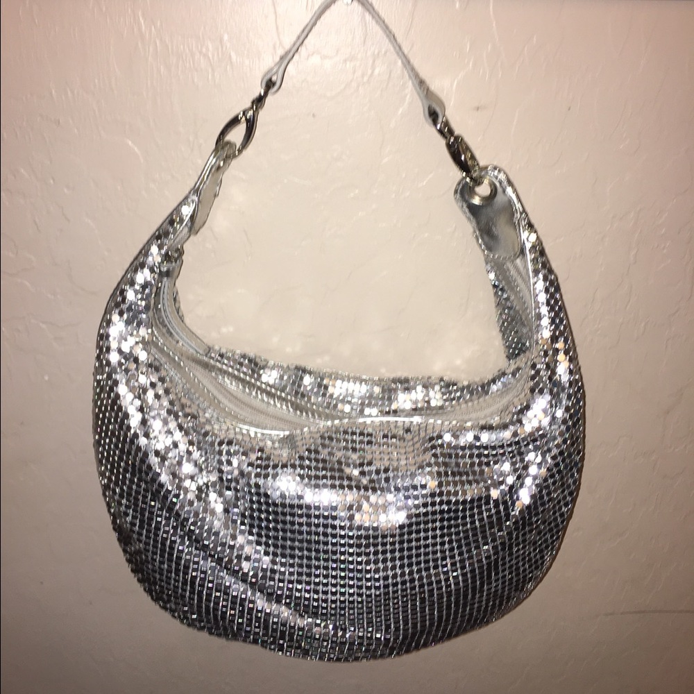 Bisou Bisou party bag