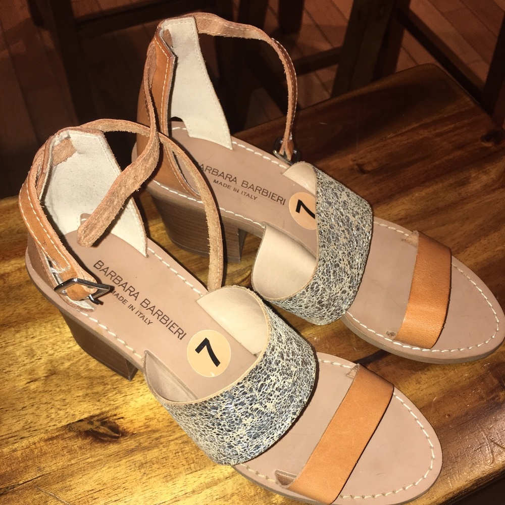 Size 7 BARBARA BARBIERI sandal