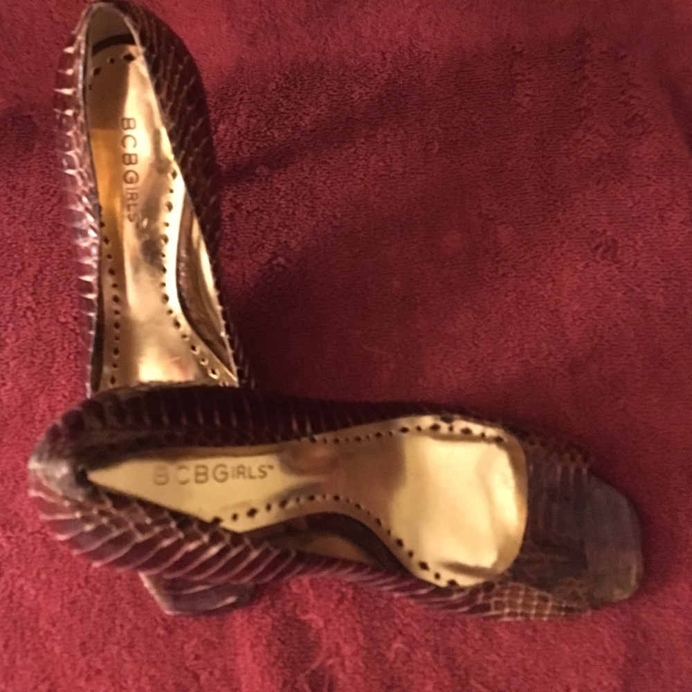 Peep toe pumps 3.5" heels