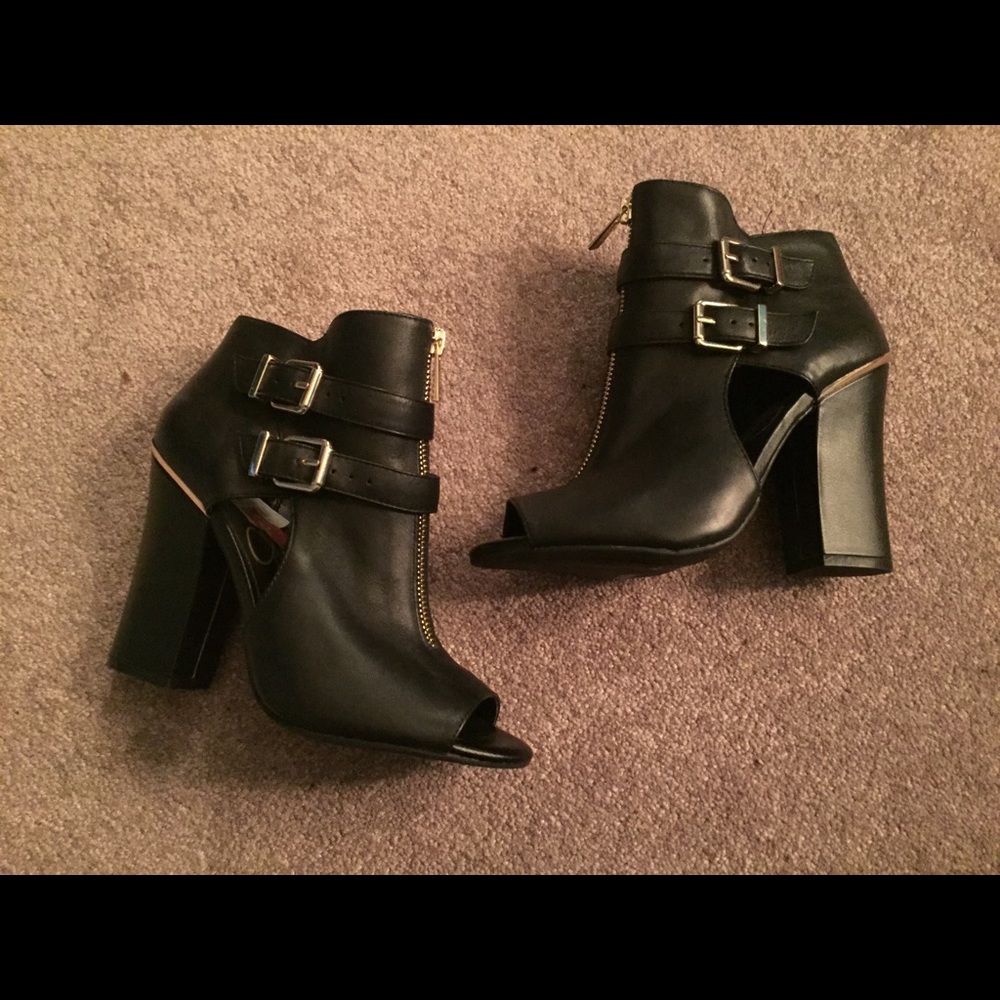 JESSICA SIMPSON PEEP TOE ZIPPER ANKLE BOOTIES