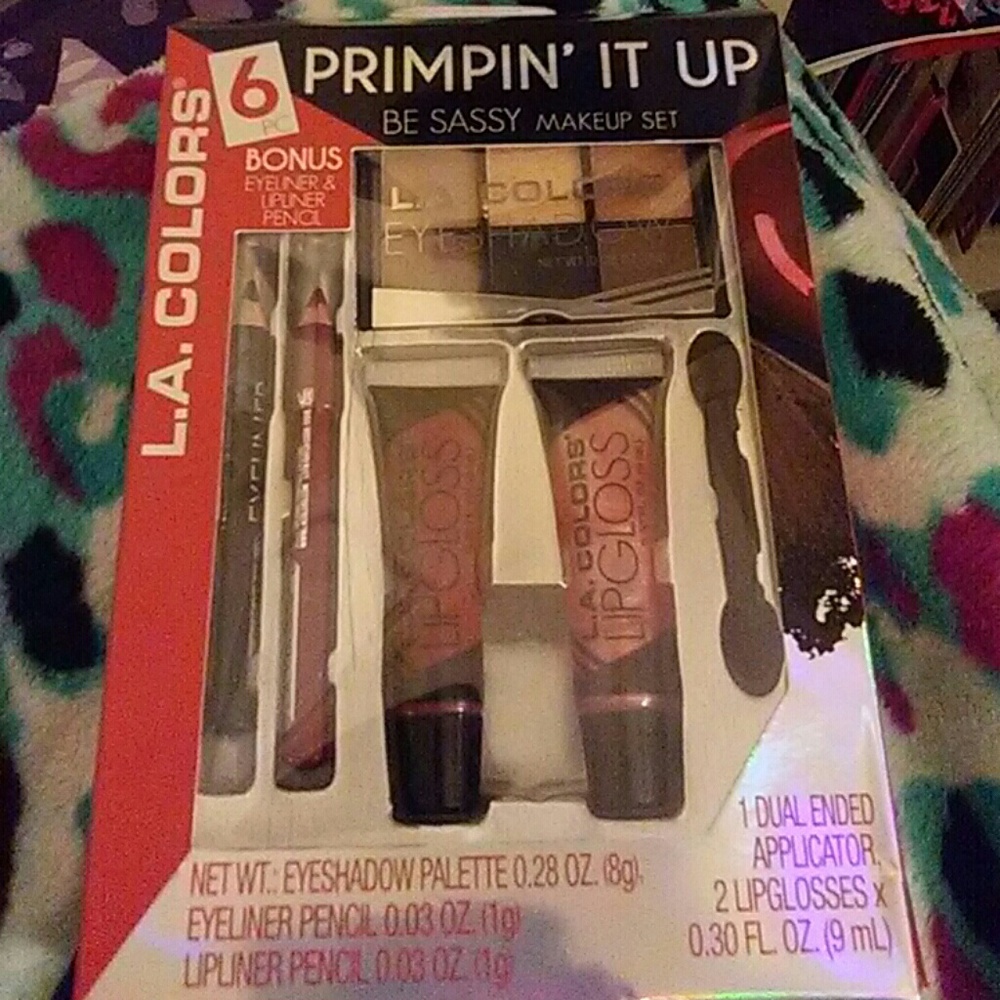 La colors eyeshadow lipgloss,lipliner,and eyeliner