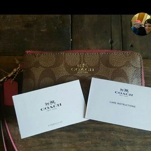 Coach SIG PVC DBL CR ZP Clutch Wallet