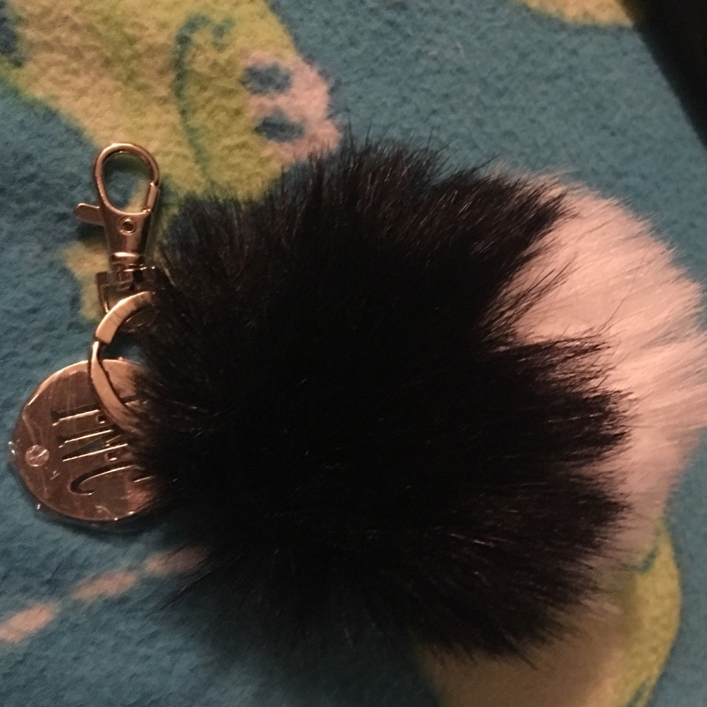 I.N.C Fuzzy 💎 Keychain - Picture 2 of 3