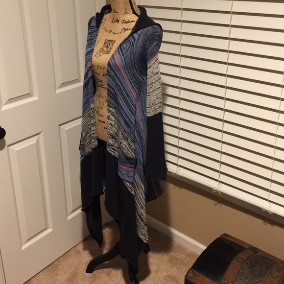 ๐บ๐ผELAN๐ผ๐บBOHO Stunning Hooded Sweater - Picture 3 of 4