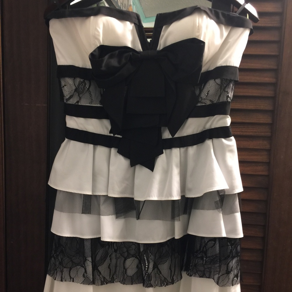 Bebe dress