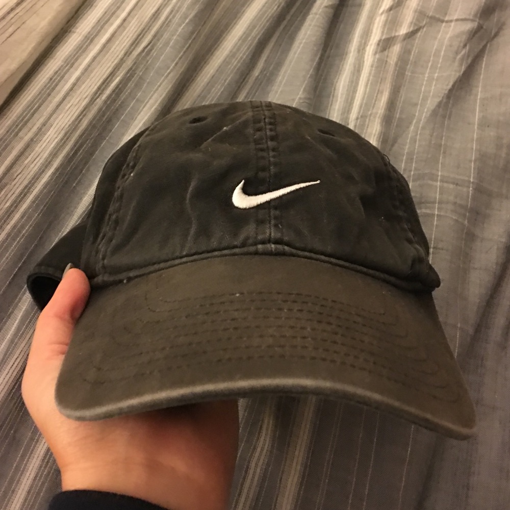Grey Nike hat