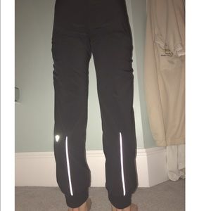 Ivivva black size 10 sweatpants with reflectors