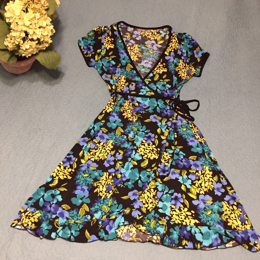 EUC Contemporary Floral Apt. 9 Dress