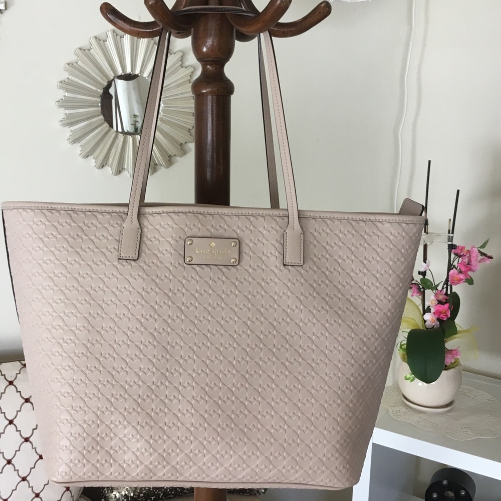 **SOLD** Kate Spade- Margareta Penn Place Embossed - Picture 1 of 4