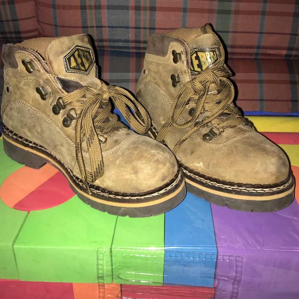 American Eagle women's boots