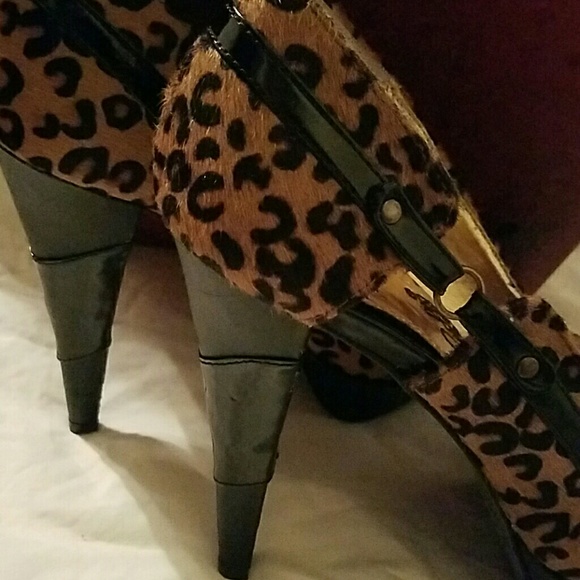 *SOLD* Naughty Monkey Leopard & Black Peep Toes - Picture 3 of 4