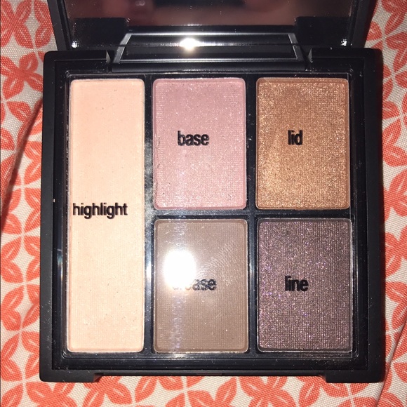 Elf eyeshadow palette - Picture 2 of 2