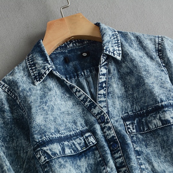 💘NEW💘✨✨✨Acid Washed Denim Button Down Shirt ✨✨✨ - Picture 3 of 4