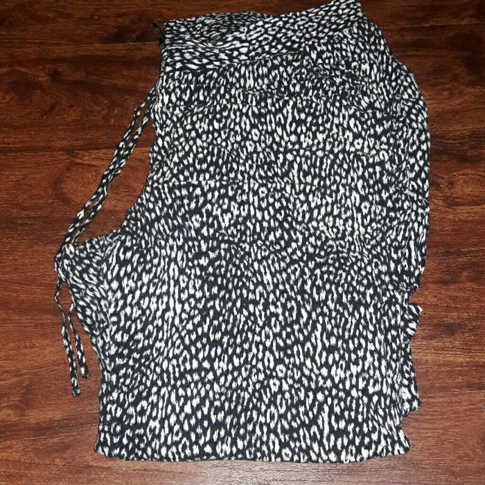 Torrid Leopard Pants - Picture 3 of 4