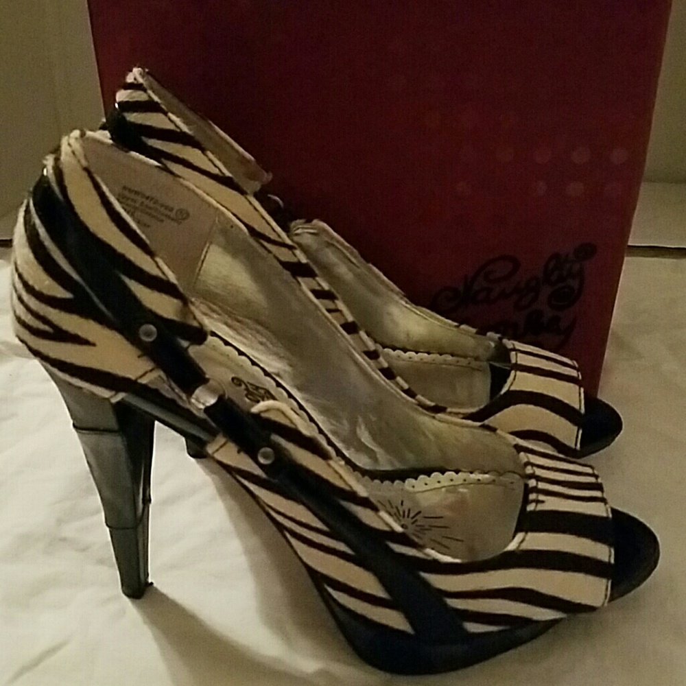 *SOLD*Naughty Monkey White & Black Zebra Peep Toes