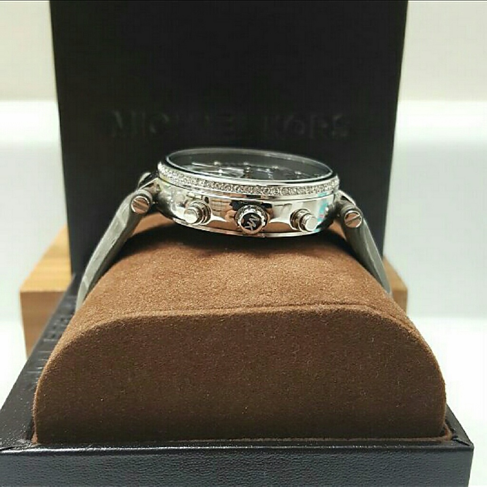 NWT Michael Kors Sawyer gray leather watch - Picture 4 of 4