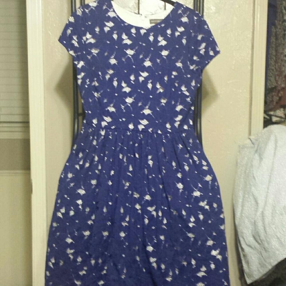 Beautiful Vince Camuto dress worn once! Sz 2