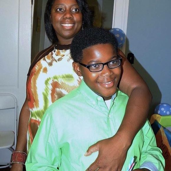 Meet your Posher, Parris - Picture 2 of 2