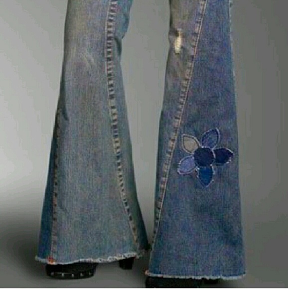 True Religion Denim - NEW- TRUE RELIGION "JILL" Bell Bottoms - SIZE 28