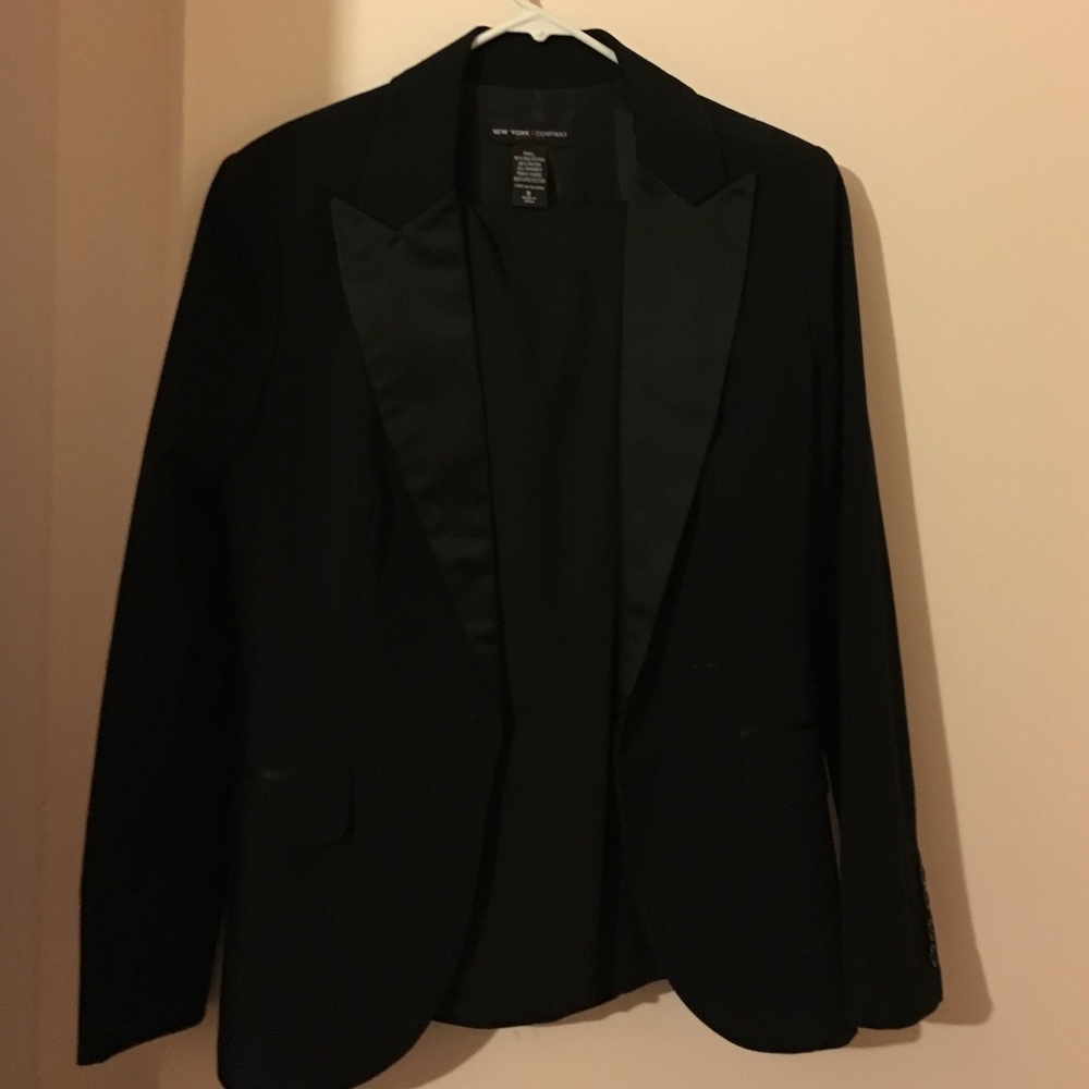 Black tuxedo suit