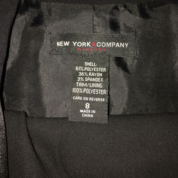 Black tuxedo suit - Picture 2 of 2