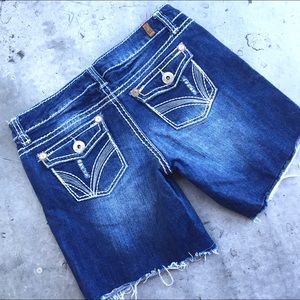 Zanadi Jeans Shorts - Zanadi Jeans Ripped Denim Shorts Zanadi Jeans Shorts - Zanadi Jeans Ripped Denim Shorts