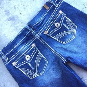 Zanadi Jeans Shorts - Zanadi Jeans Ripped Denim Shorts Zanadi Jeans Shorts - Zanadi Jeans Ripped Denim Shorts