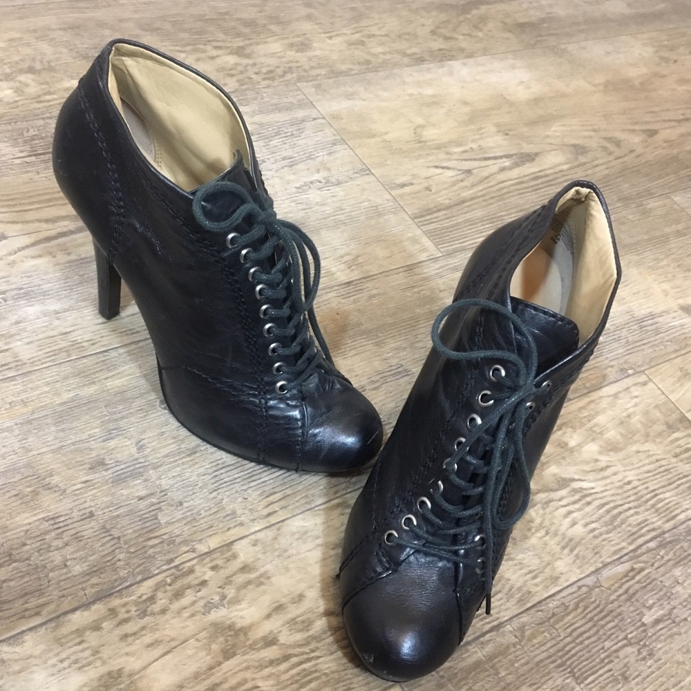 Nine West black booties