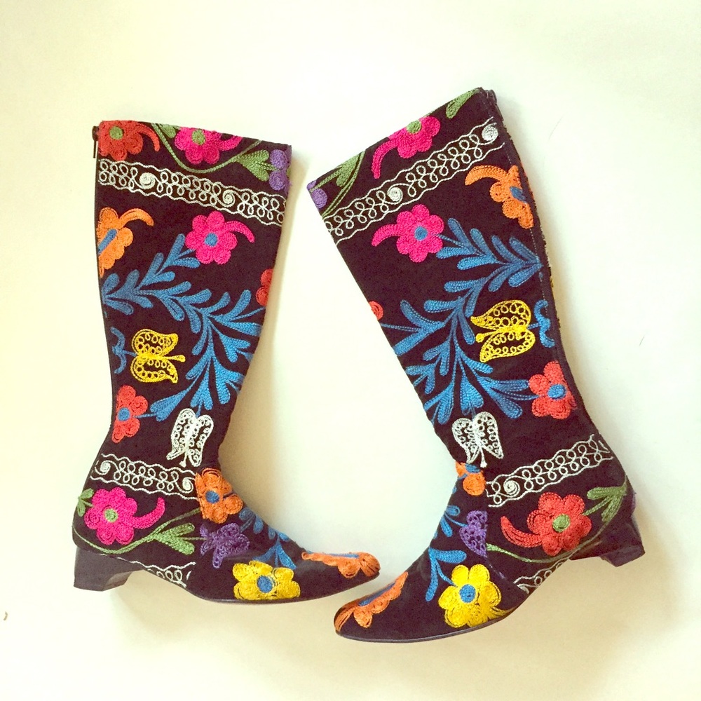 Vintage Edoche Embroidered velvet tall boots