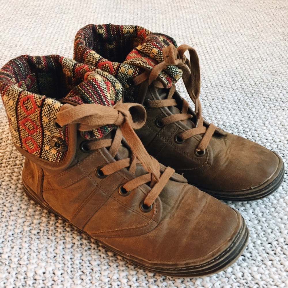 Blowfish Tan Snap Down boots