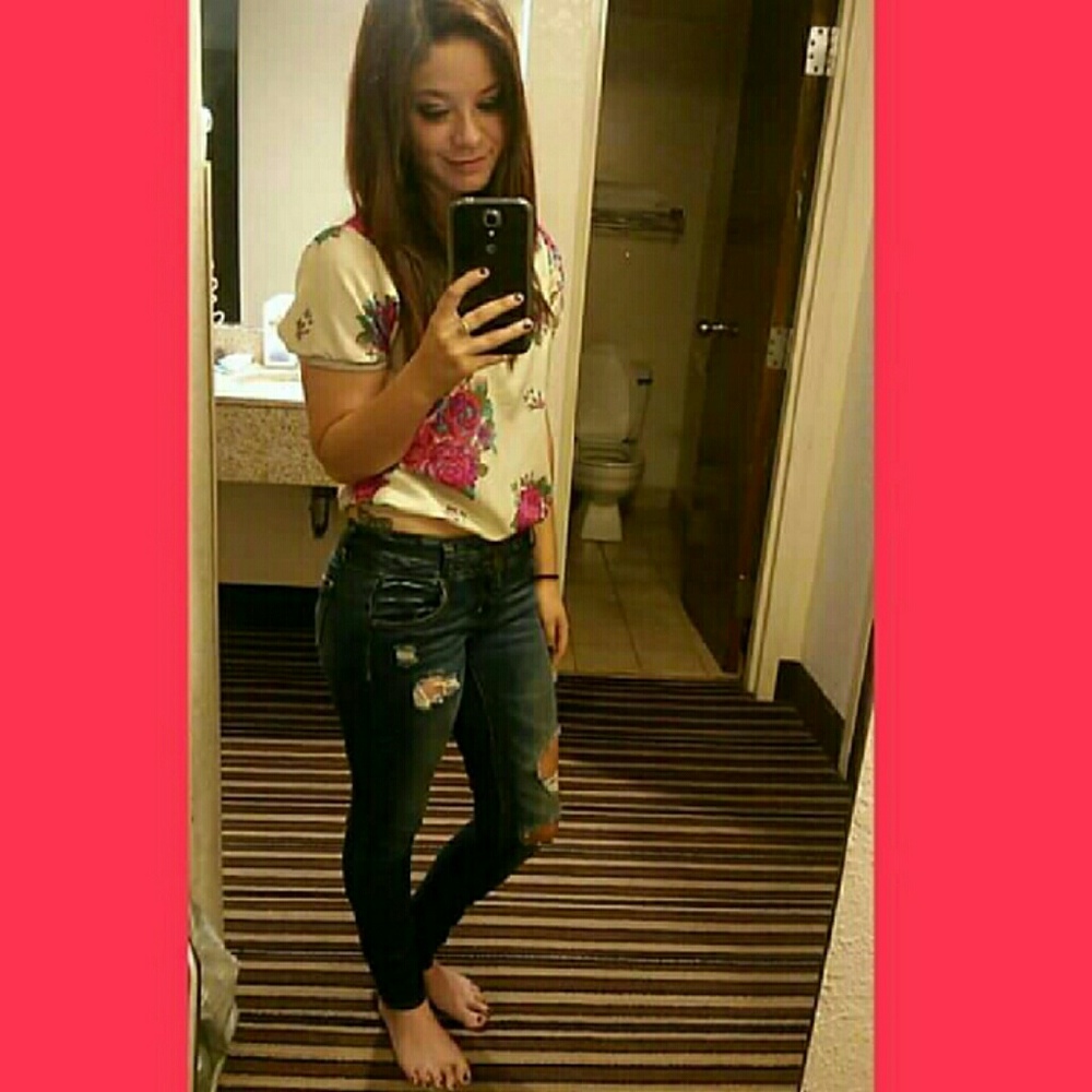 Meet your Posher, Alexis