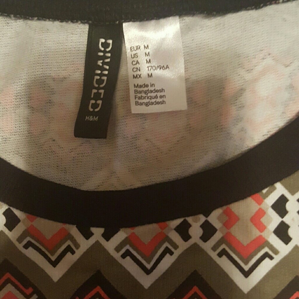 H&M Patterned Pullover/Sweatshirt - Picture 2 of 4