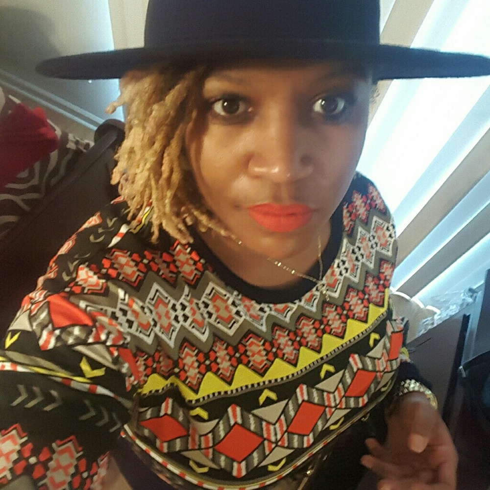 H&M Patterned Pullover/Sweatshirt - Picture 4 of 4