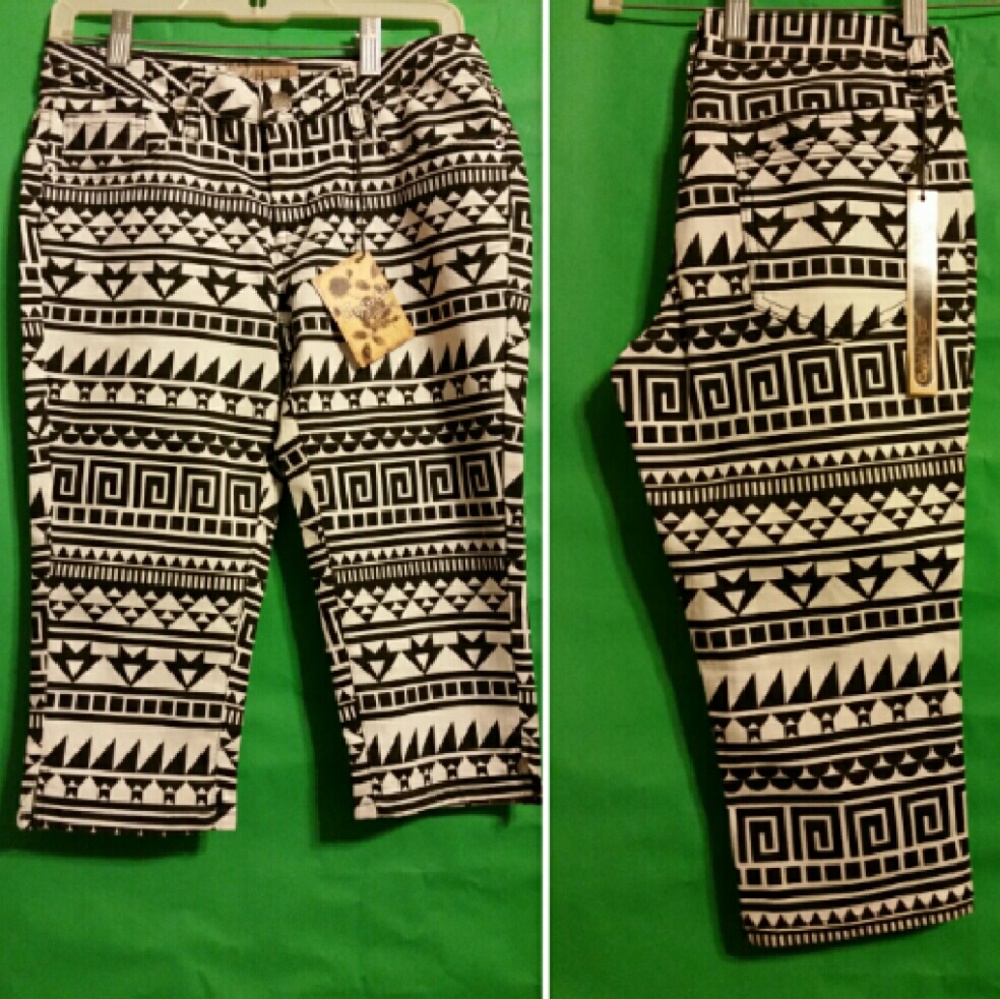 Hybrid & Company printed capri stretch pants