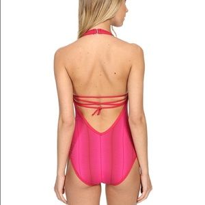 One piece swimming suit.(XL)