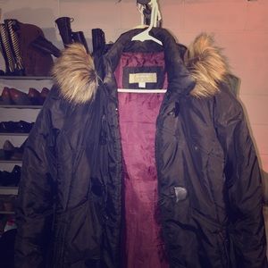 Liz Claiborne winter jacket w. Faux fur hood