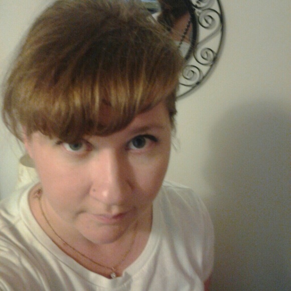 Meet your Posher, Sheri - Picture 2 of 3