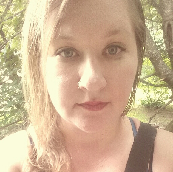 Meet your Posher, Sheri - Picture 3 of 3