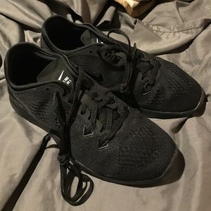 BRAND NEW NIKE FREE TR FIT 5