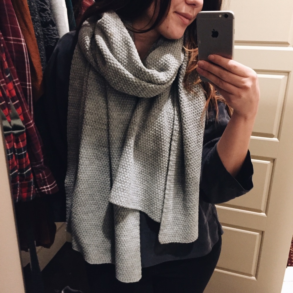 Gray knit oversized scarf