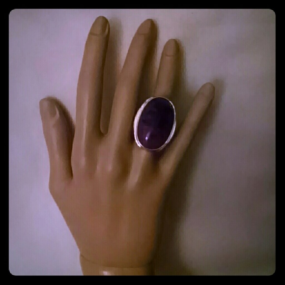 Beautiful Large Purple Stone Fashion Ring - Picture 1 of 3