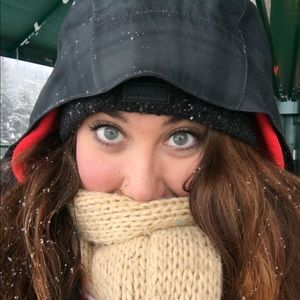 Meet your Posher, Courtney