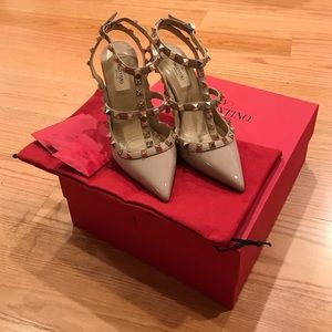 Valentino- Rockstud T-Strap Pump