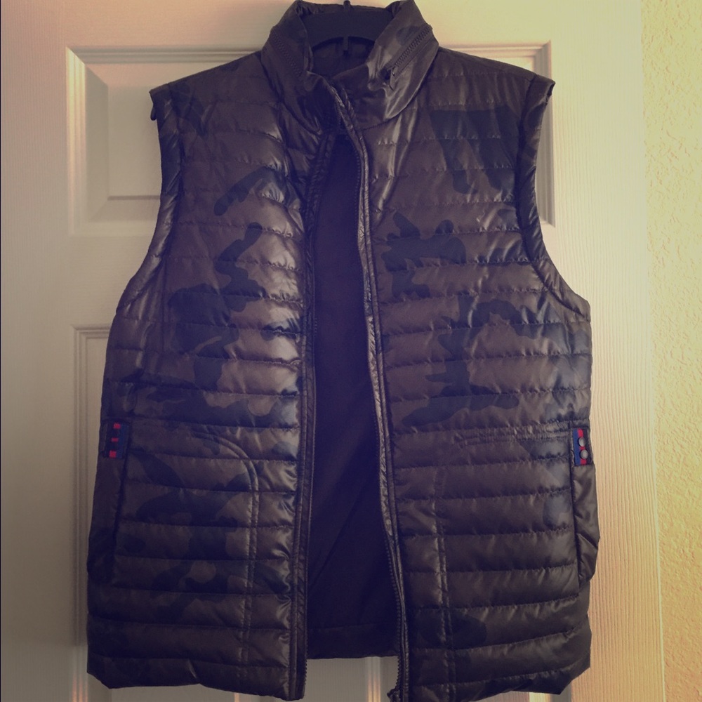 🆕 Camo Vest